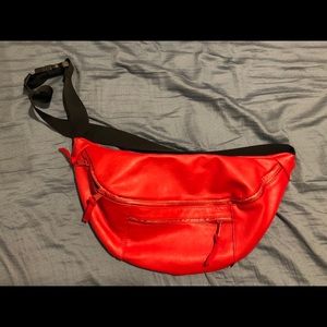 UO LARGE FANNY PACK